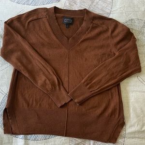 AYR All Year Round V neck cashmere sweater